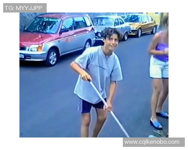 足球明星成长之路:揭秘他们童年时的家与生活环境