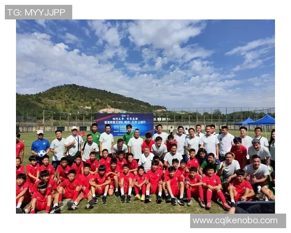 车载小摆件足球明星助你一路畅行展现个性与热爱