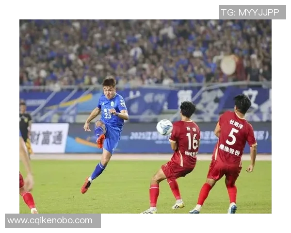 足球巨星闪耀赛场精彩瞬间回顾震撼视频合集尽享激情与荣耀