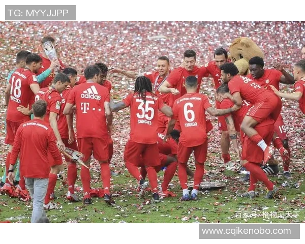 南京足球队以69分领跑大师赛积分榜展现强大实力